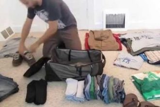 Videos: Dois trouxas levam tombo de scooter