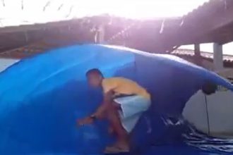 Zueira: Como Fazer um Trouxa Beixar sua Bunda
