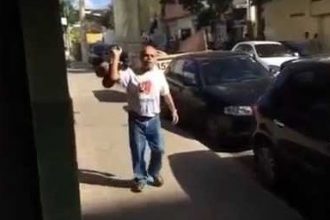 Videos Engraçados: É doce? Não, é abacaxi!
