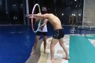 Videos WhatsApp: Trollando o trouxa na piscina