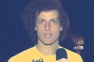 Baixar video David Luiz fala desse grupo que é 10