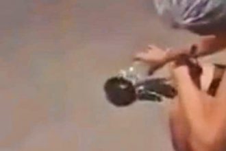 Videos Engraçados: Que bosta de carro é esse Saturnino