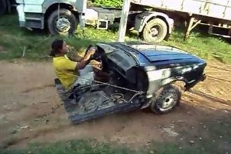 Videos de Carro: Isso é um carro ou uma nave