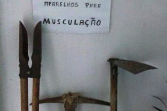 Baixar imagem Vendo aparelhos para musculação