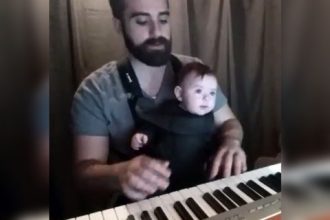 Baixar video Fazendo bebê dormir com teclado
