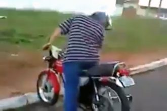 Videos: Passando pretinho no pneu