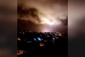 Baixar video Luz estranha no céu de Recife
