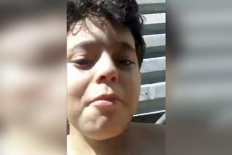 Zueira: Negão da picona ligando