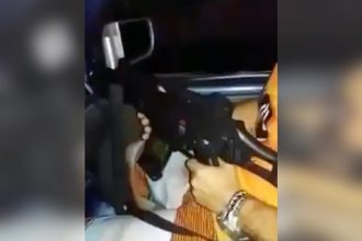 Baixar video Trollando com metralhadora de mentira