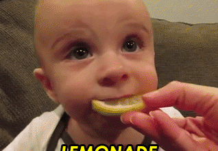 Baixar imagem Bebê chupando limão puro