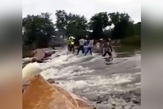 Baixar video Perdendo a moto no rio
