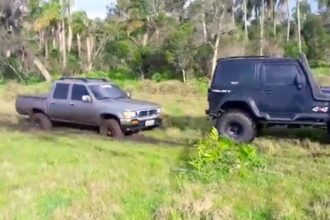 Videos de Carro: Sem Paciência de Esperar a Balsa