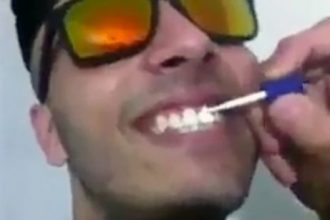 Zueira: Quem é UBER?