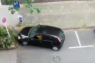 Baixar video Dificuldade para estacionar