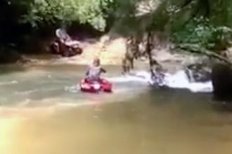 Video Cacetadas: E a correnteza levou