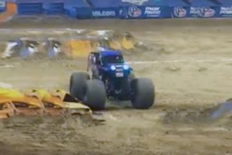 Baixar video Monster Truck Inacreditável