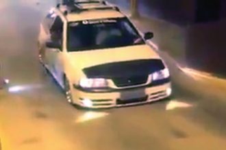 Videos de Carro: Uno com escada vence Camaro no pega