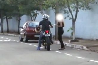 Baixar video Pegadinha: Maria gasolina de moto
