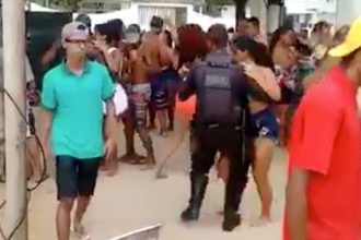 Baixar video Policial entrou na festa