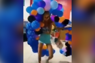 Videos Engraçados: Motoboy ganha dinheiro