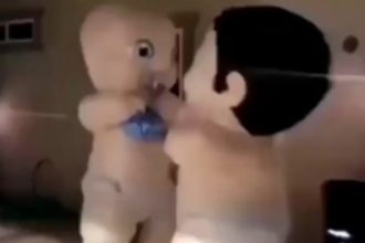 Videos Engraçados: Chá de revelação mais emocionante