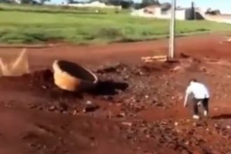 Videos Engraçados: Pra testar o coração do pai