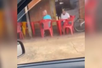 Baixar video Pai pego no flagra