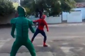 Baixar video Vazou cena do novo homem-aranha