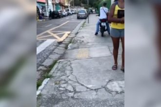 Zueira: Perdeu, passa a bíblia