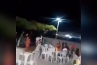 Videos Engraçados: Irmãos sendo irmãos