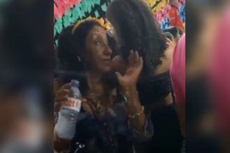 Videos Engraçados: O que tinha na garrafa?