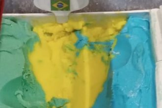 Baixar imagem O brasileiro se emociona com a Copa